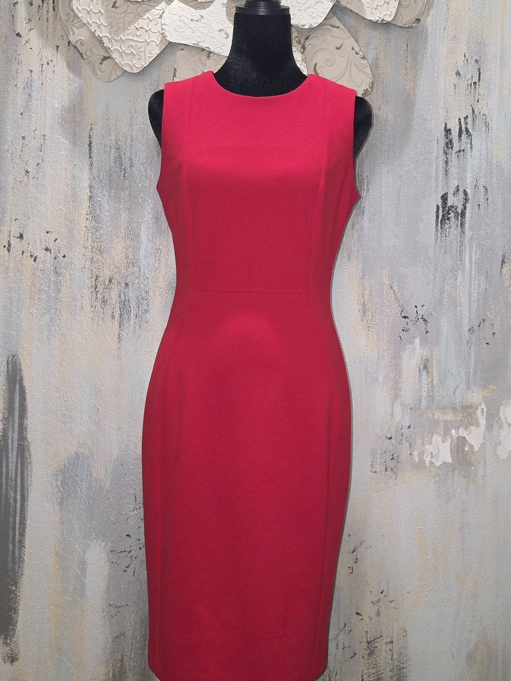 Calvin Klein Classic Sleeveless Sheath Dress in Red Size 4